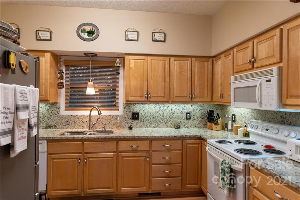 179 Riverlinks Drive Burnsville NC 28714