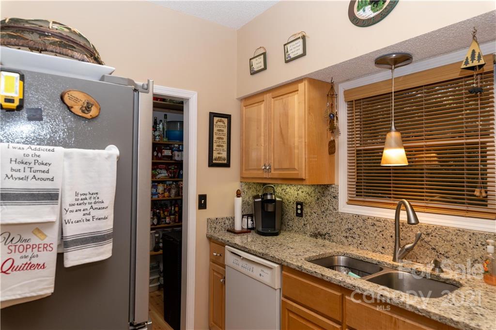 179 Riverlinks Drive Burnsville NC 28714