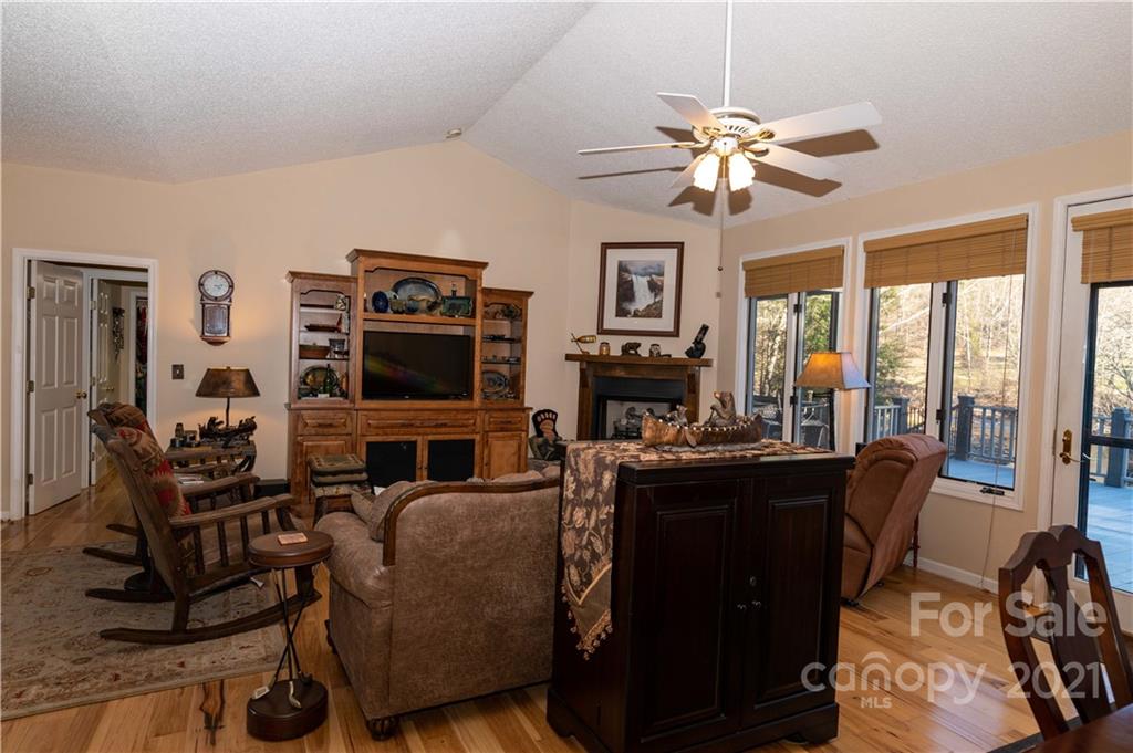179 Riverlinks Drive Burnsville NC 28714