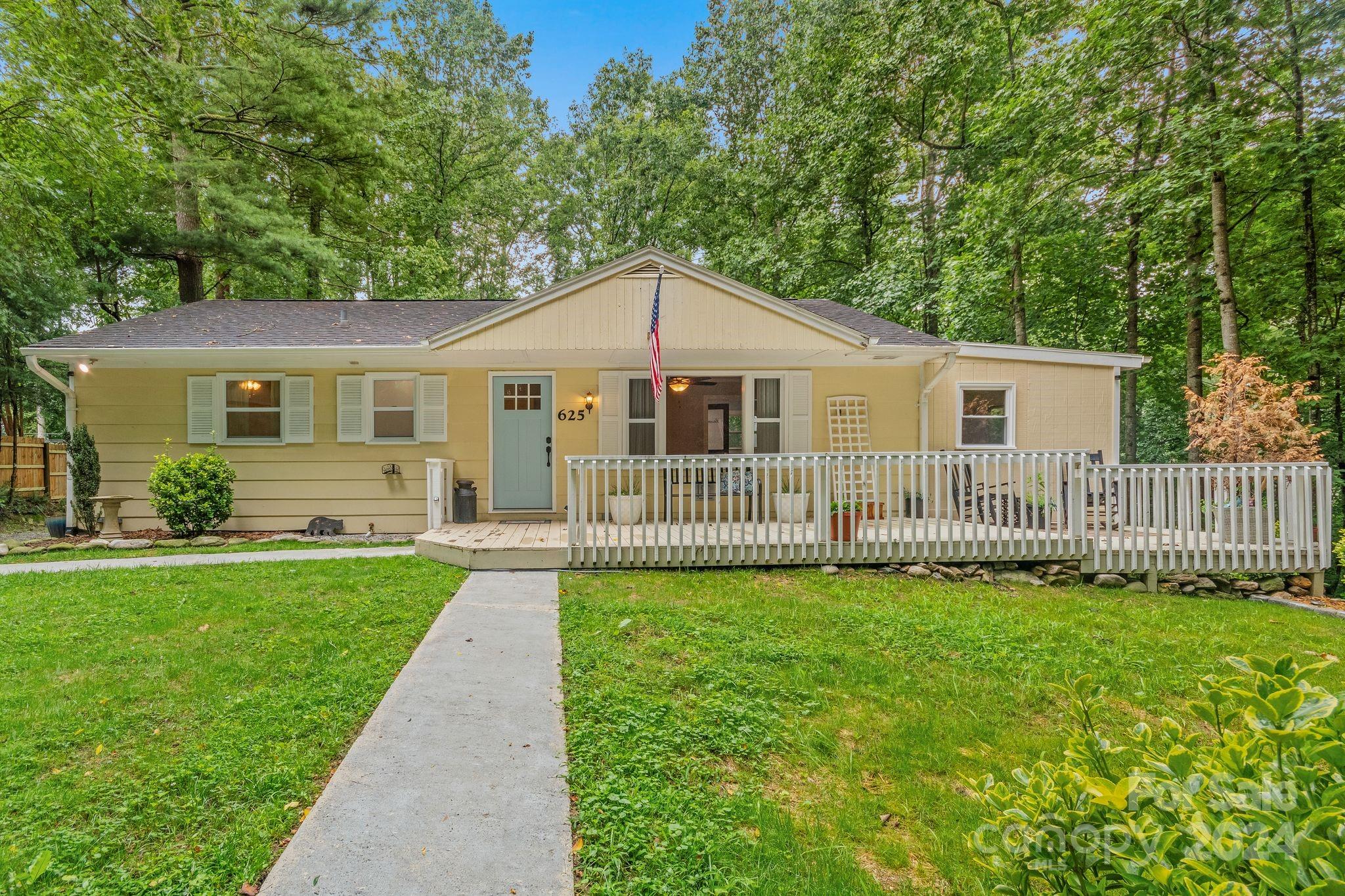 625 Lenox Place Hendersonville NC 28739