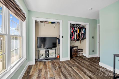 5 Damascus Road Alexander NC 28701