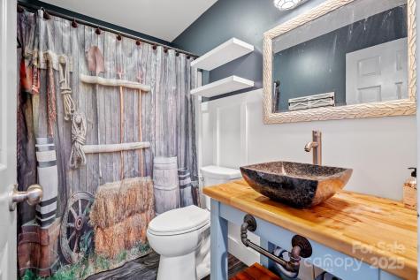 5 Damascus Road Alexander NC 28701