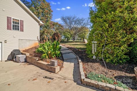 5 Damascus Road Alexander NC 28701