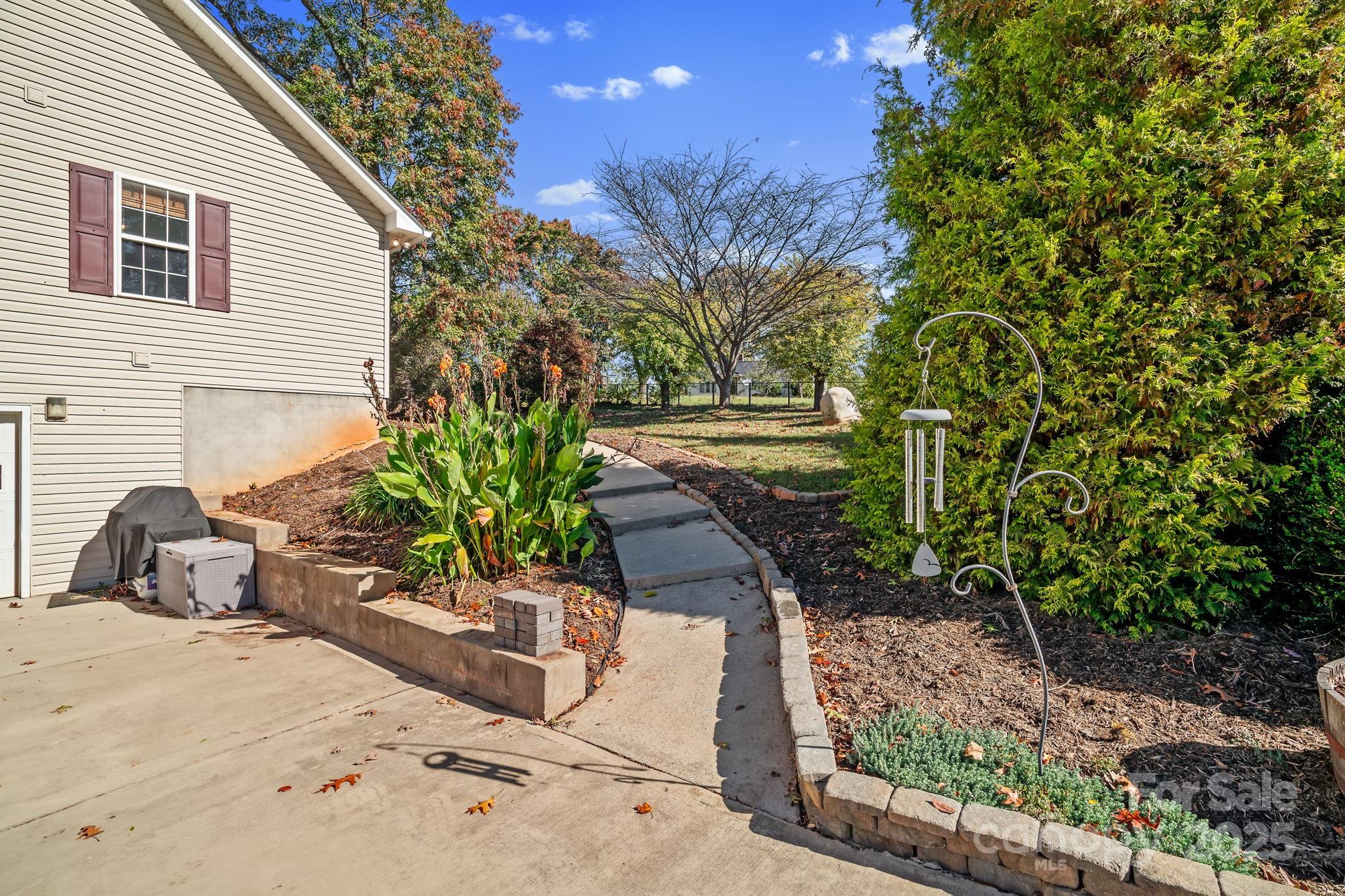 5 Damascus Road Alexander NC 28701