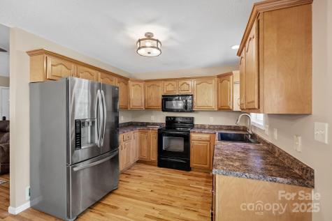 5 Damascus Road Alexander NC 28701