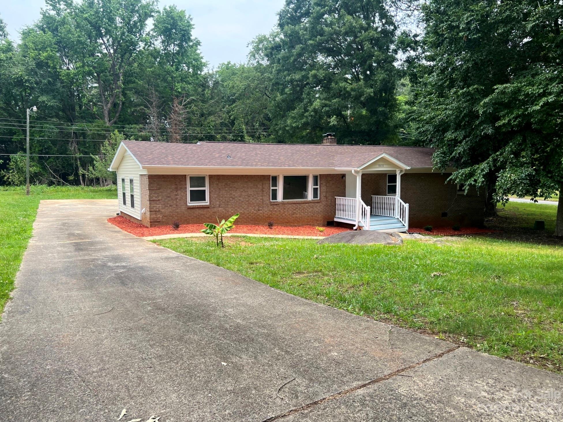 8610 Douglas Drive Charlotte NC 28217
