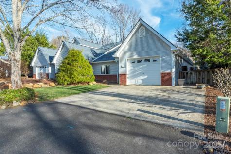 9 Village Parkway Black Mountain NC 28711