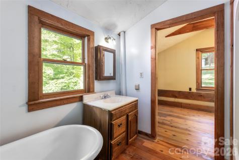 224 Seasons Drive Clyde NC 28721