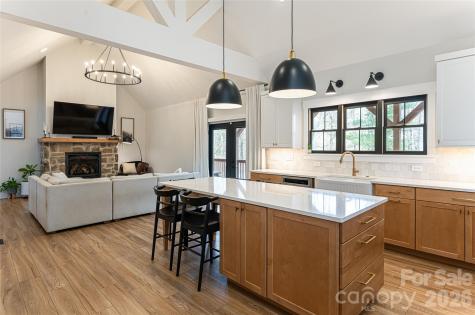 13 Cambridge Drive Candler NC 28715