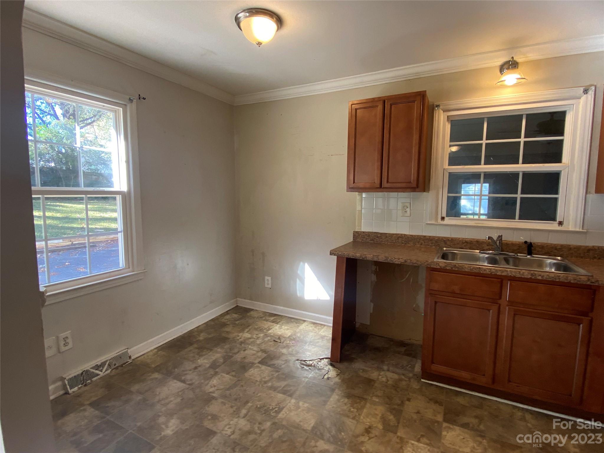 3916 Irvington Drive Charlotte NC 28205