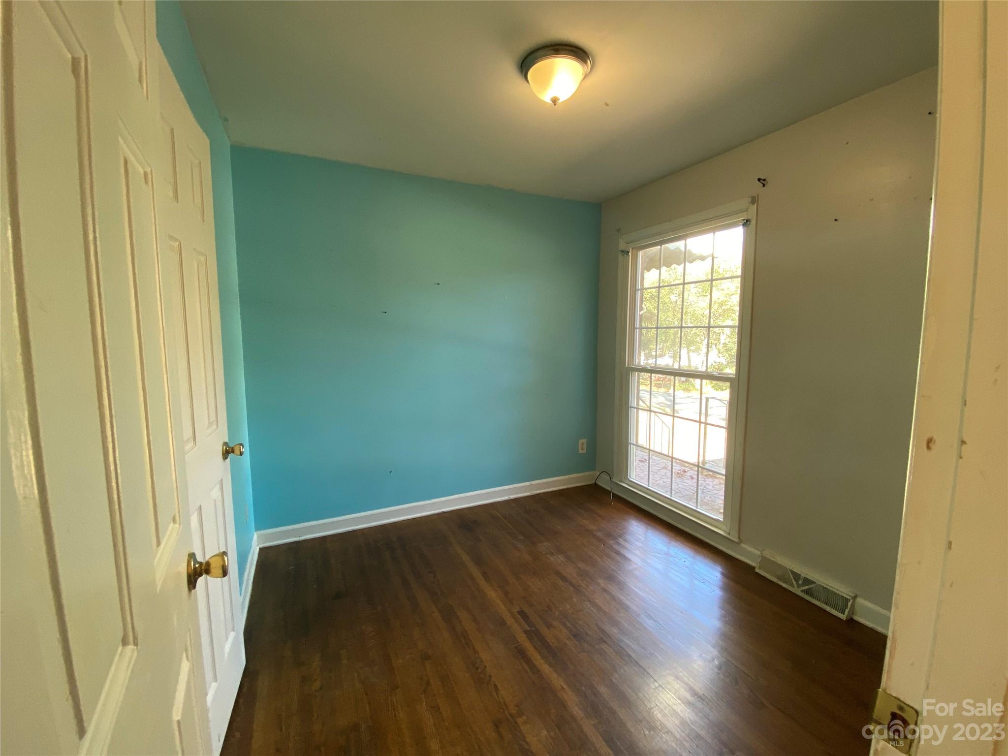 3916 Irvington Drive Charlotte NC 28205