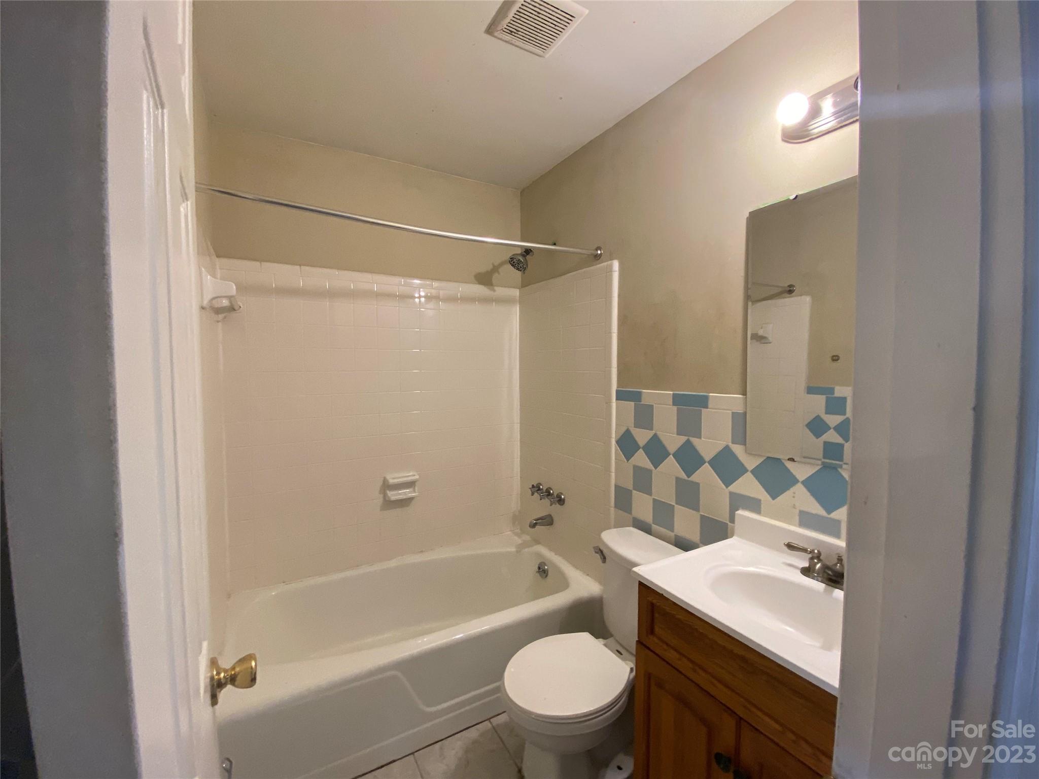 3916 Irvington Drive Charlotte NC 28205