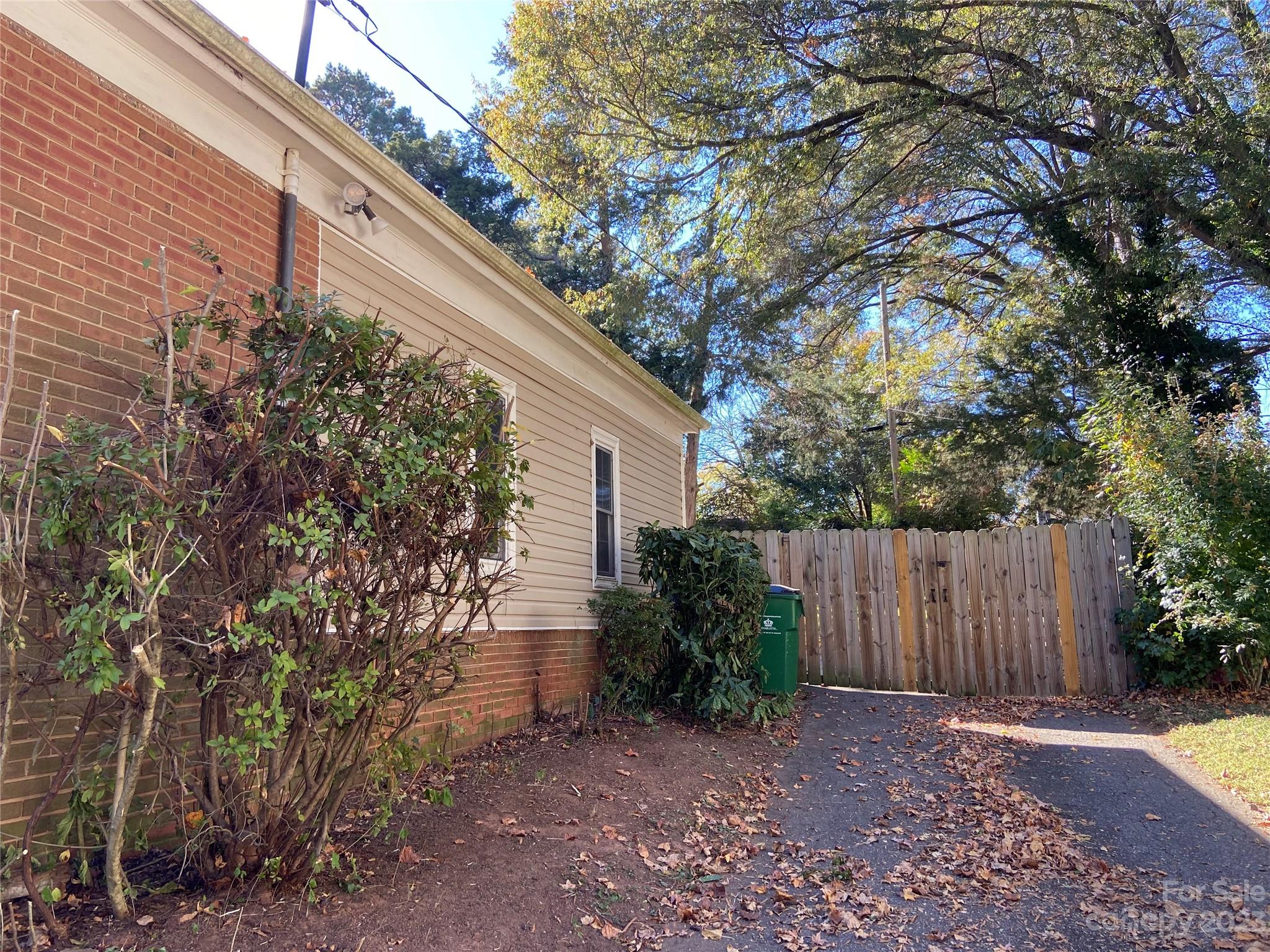 3916 Irvington Drive Charlotte NC 28205