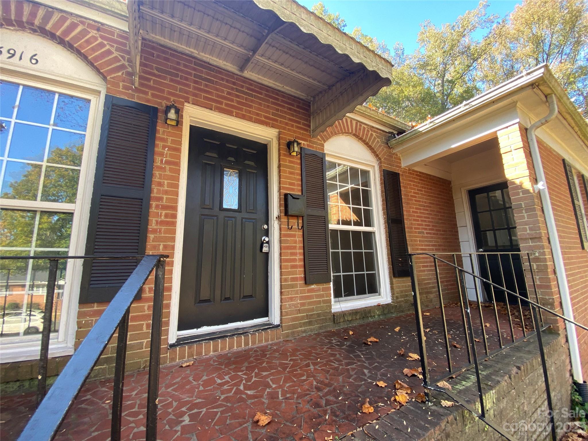 3916 Irvington Drive Charlotte NC 28205