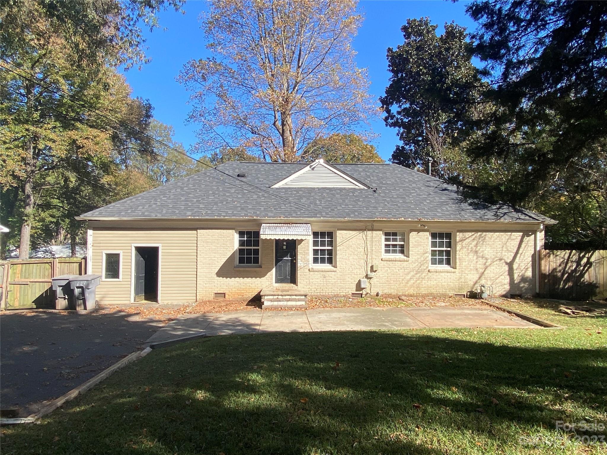 3916 Irvington Drive Charlotte NC 28205