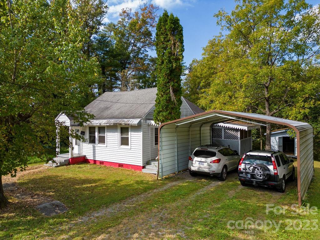 596 Maple Street Brevard NC 28712