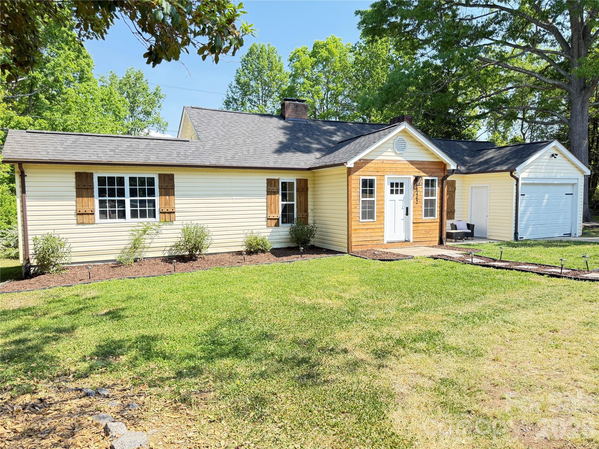 1442 Lee Pearson Road Lenoir NC 28645