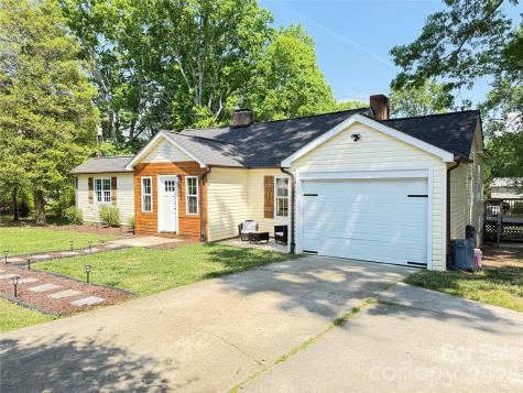 1442 Lee Pearson Road Lenoir NC 28645