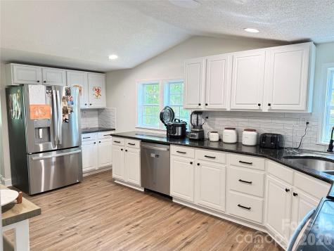 1442 Lee Pearson Road Lenoir NC 28645