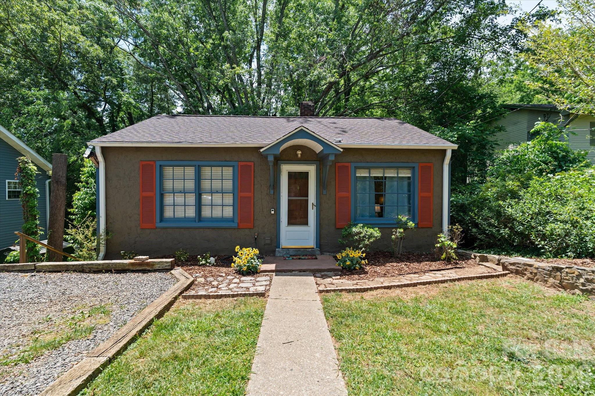 224 Aurora Drive Asheville NC 28805