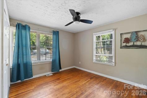 224 Aurora Drive Asheville NC 28805
