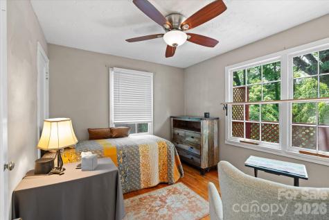 224 Aurora Drive Asheville NC 28805
