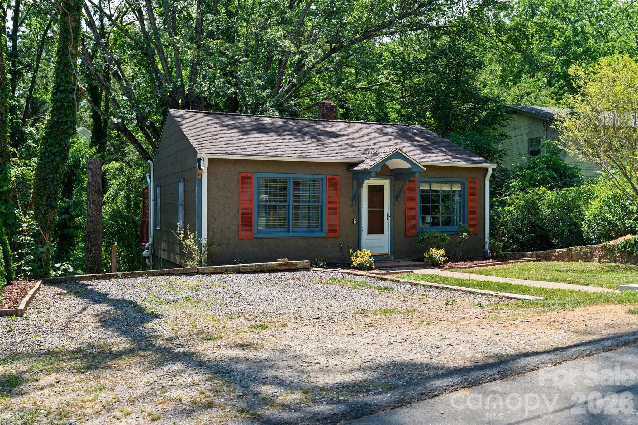 224 Aurora Drive Asheville NC 28805