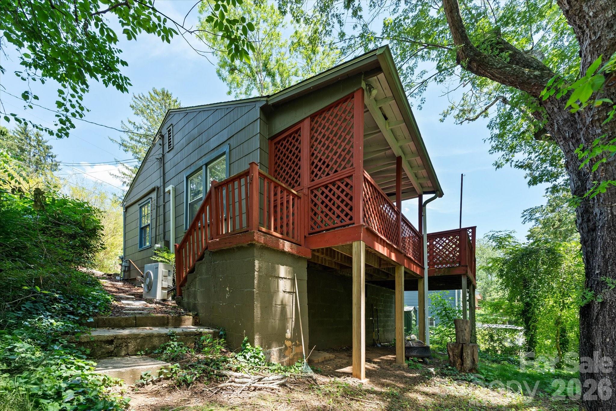224 Aurora Drive Asheville NC 28805