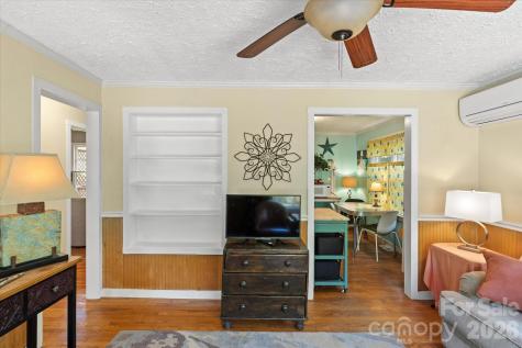 224 Aurora Drive Asheville NC 28805