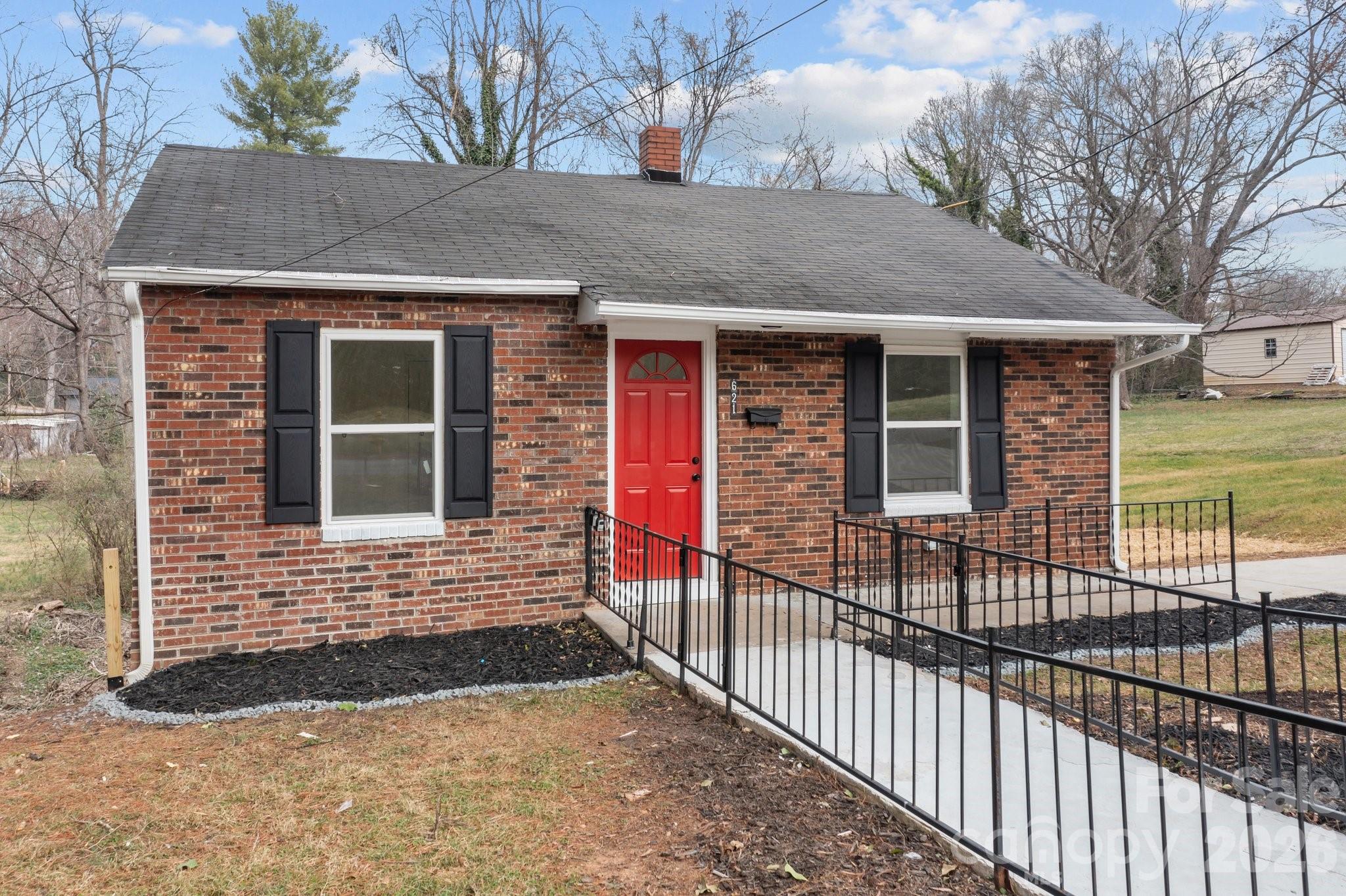 621 E Sharpe Street E Statesville NC 28677