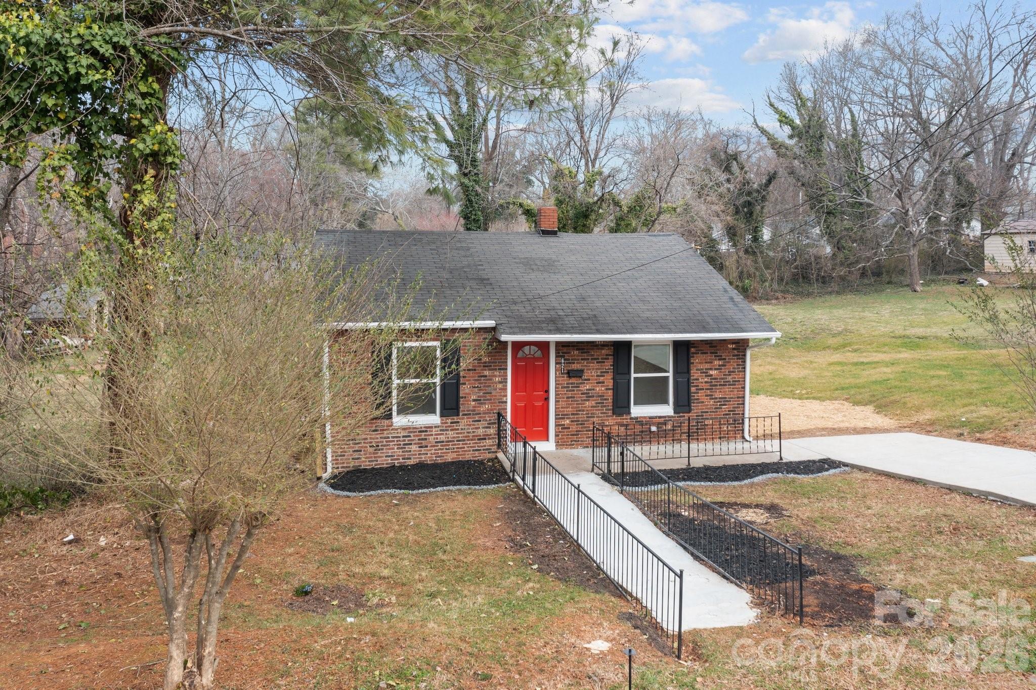621 E Sharpe Street E Statesville NC 28677