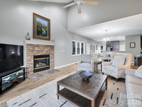 2208 E Cumming Woods Lane Hendersonville NC 28739