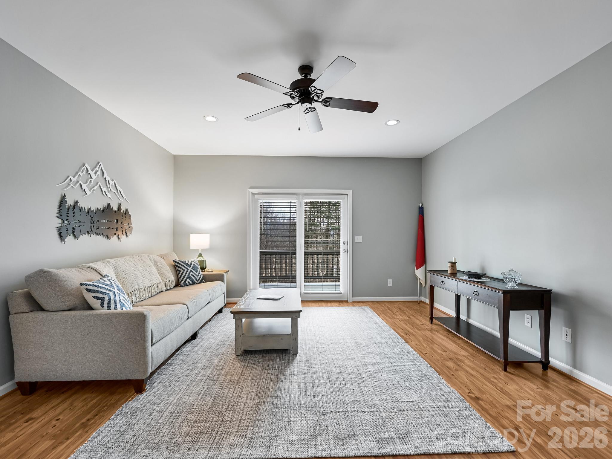 2208 E Cumming Woods Lane Hendersonville NC 28739