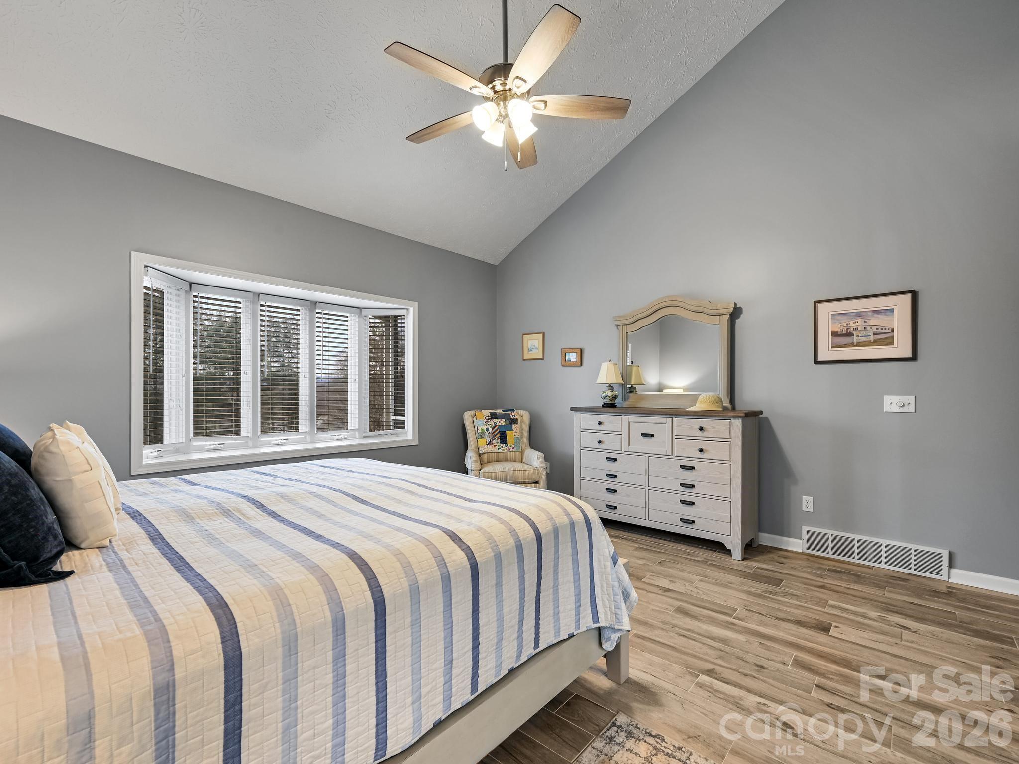 2208 E Cumming Woods Lane Hendersonville NC 28739