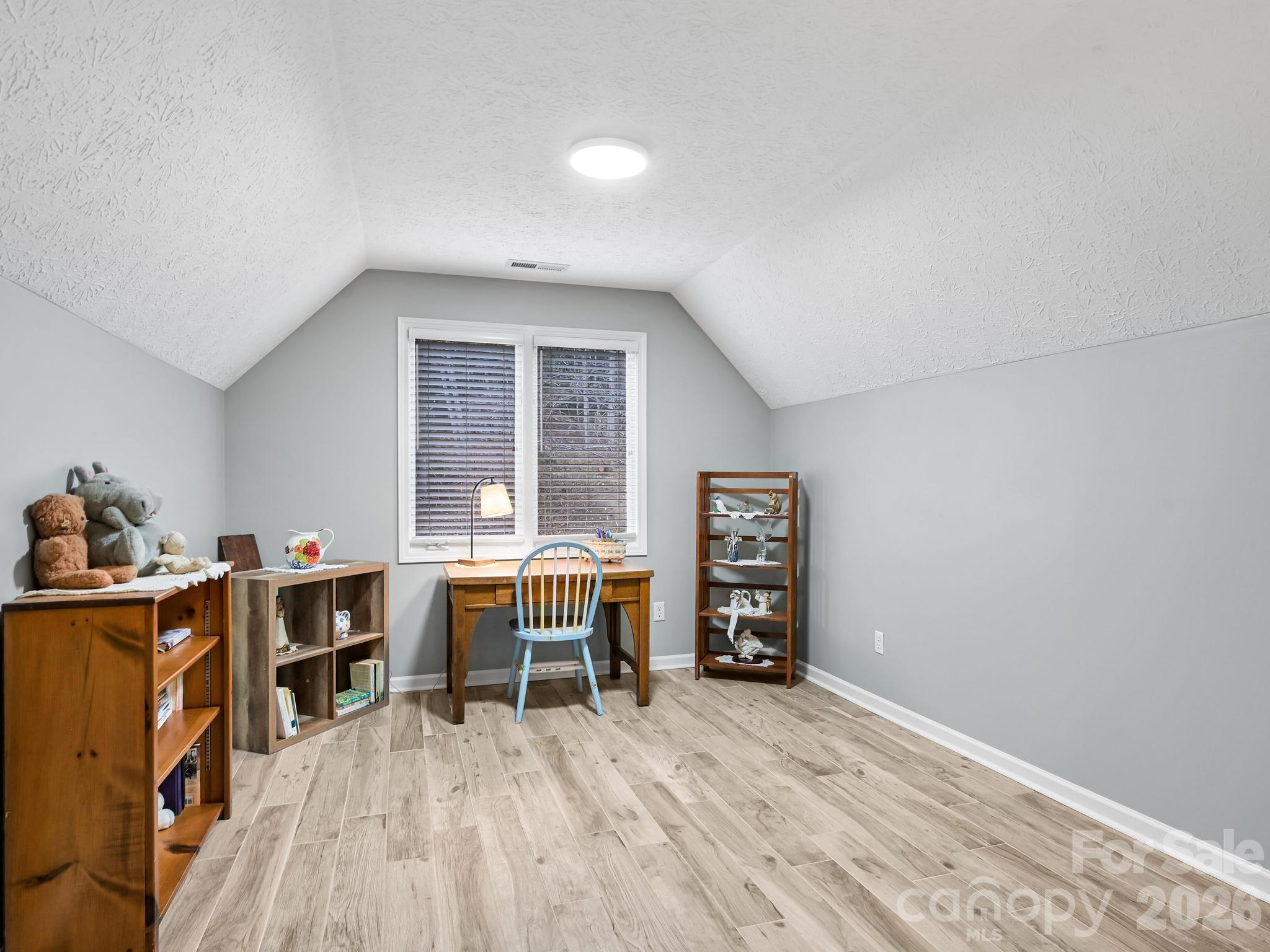 2208 E Cumming Woods Lane Hendersonville NC 28739