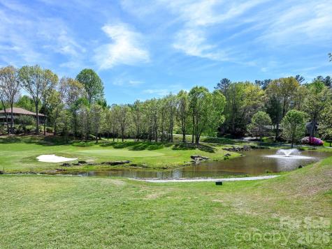 2208 E Cumming Woods Lane Hendersonville NC 28739
