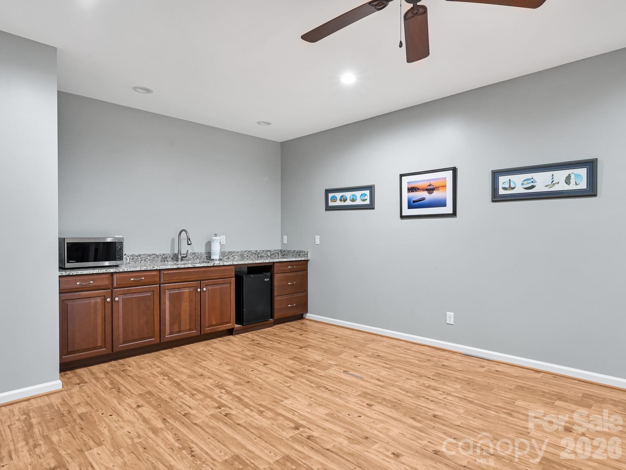 2208 E Cumming Woods Lane Hendersonville NC 28739