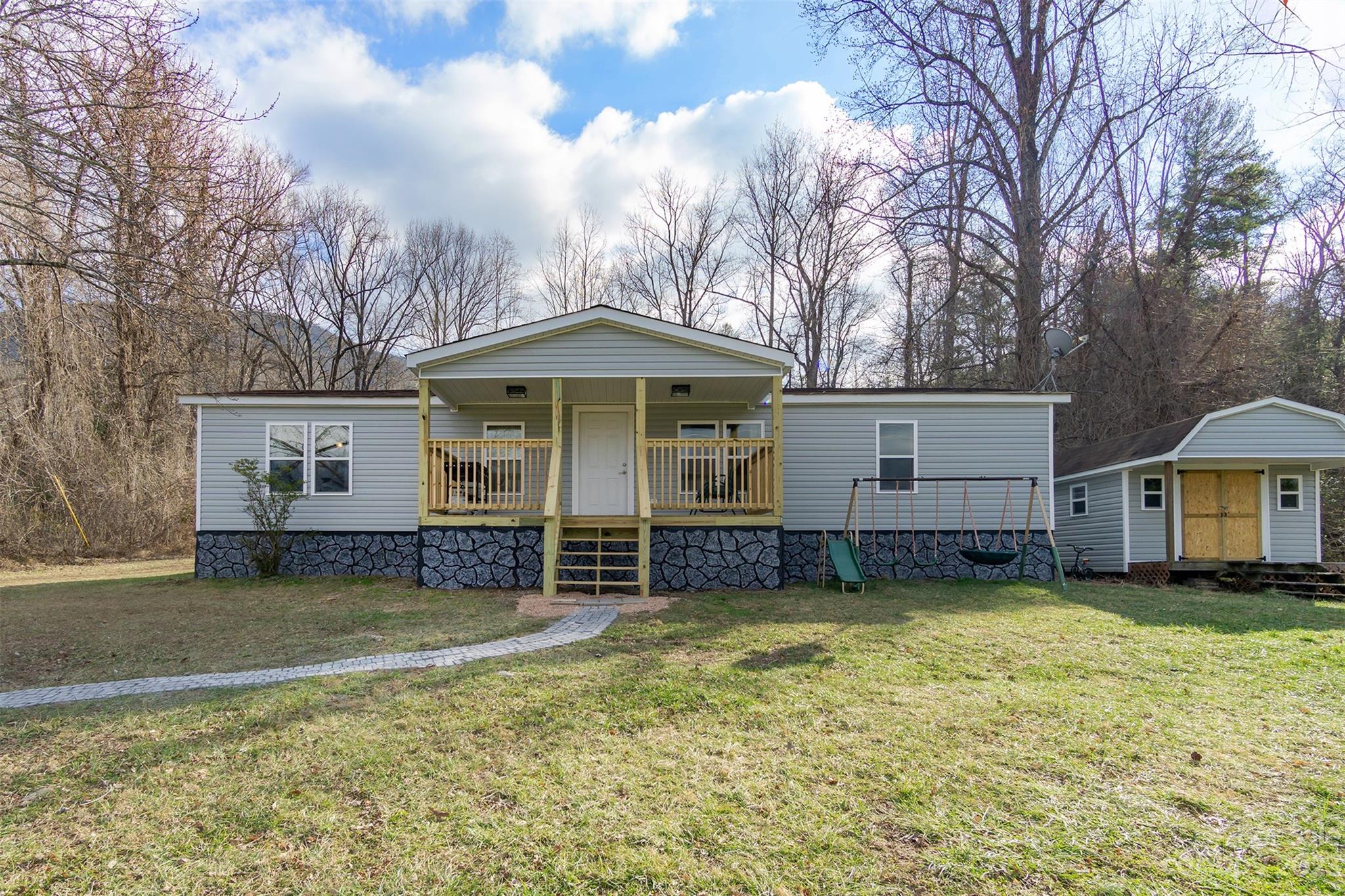 380 Old Linville Road Marion NC 28752