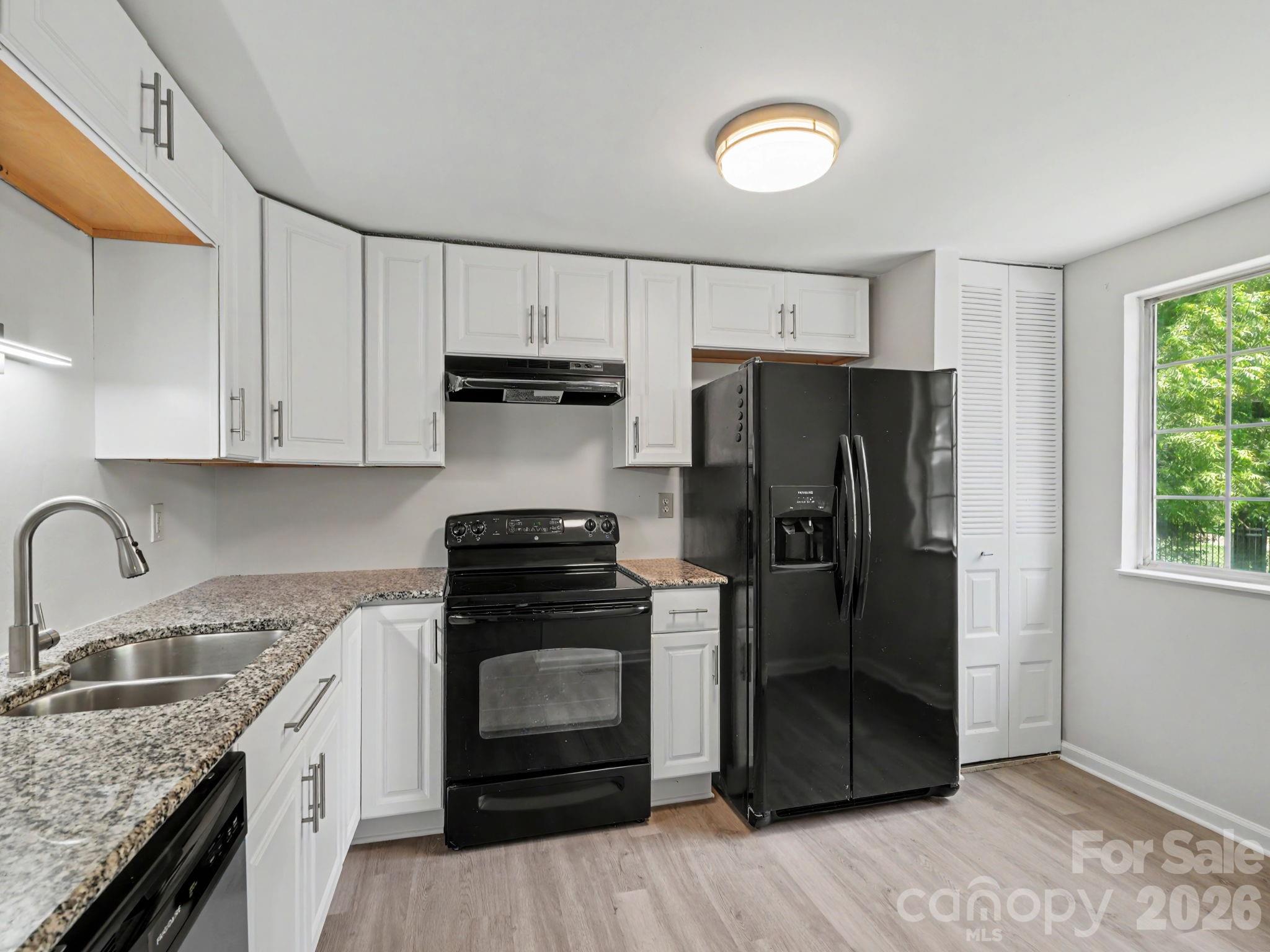 9416 Lexington Circle Charlotte NC 28213