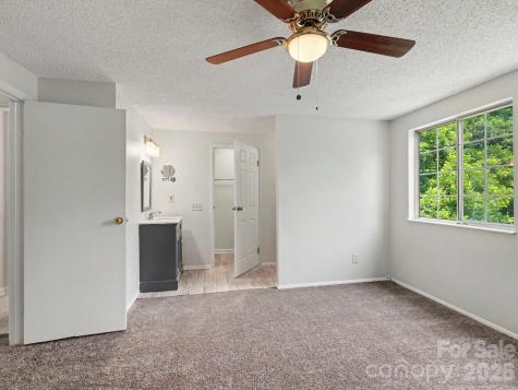 9416 Lexington Circle Charlotte NC 28213