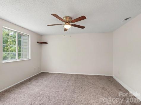 9416 Lexington Circle Charlotte NC 28213