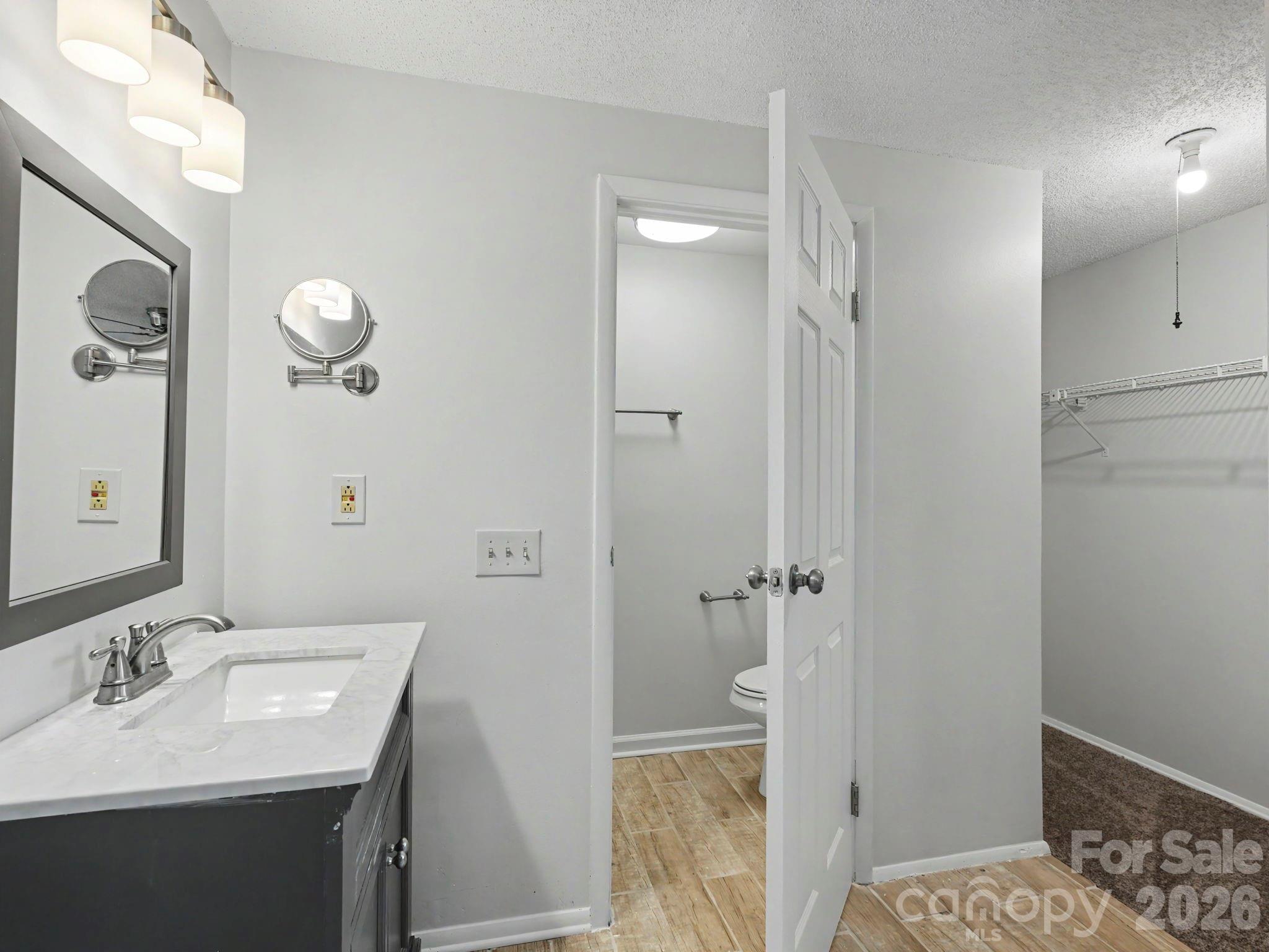 9416 Lexington Circle Charlotte NC 28213