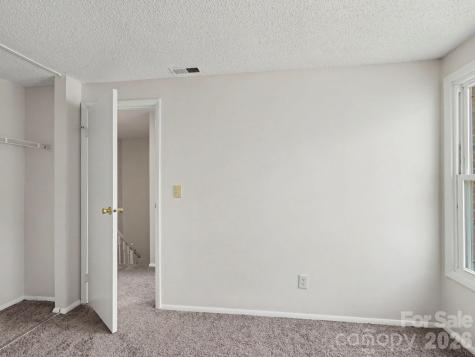 9416 Lexington Circle Charlotte NC 28213