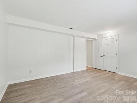 9416 Lexington Circle Charlotte NC 28213