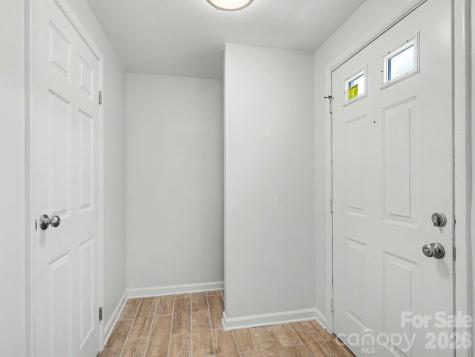9416 Lexington Circle Charlotte NC 28213