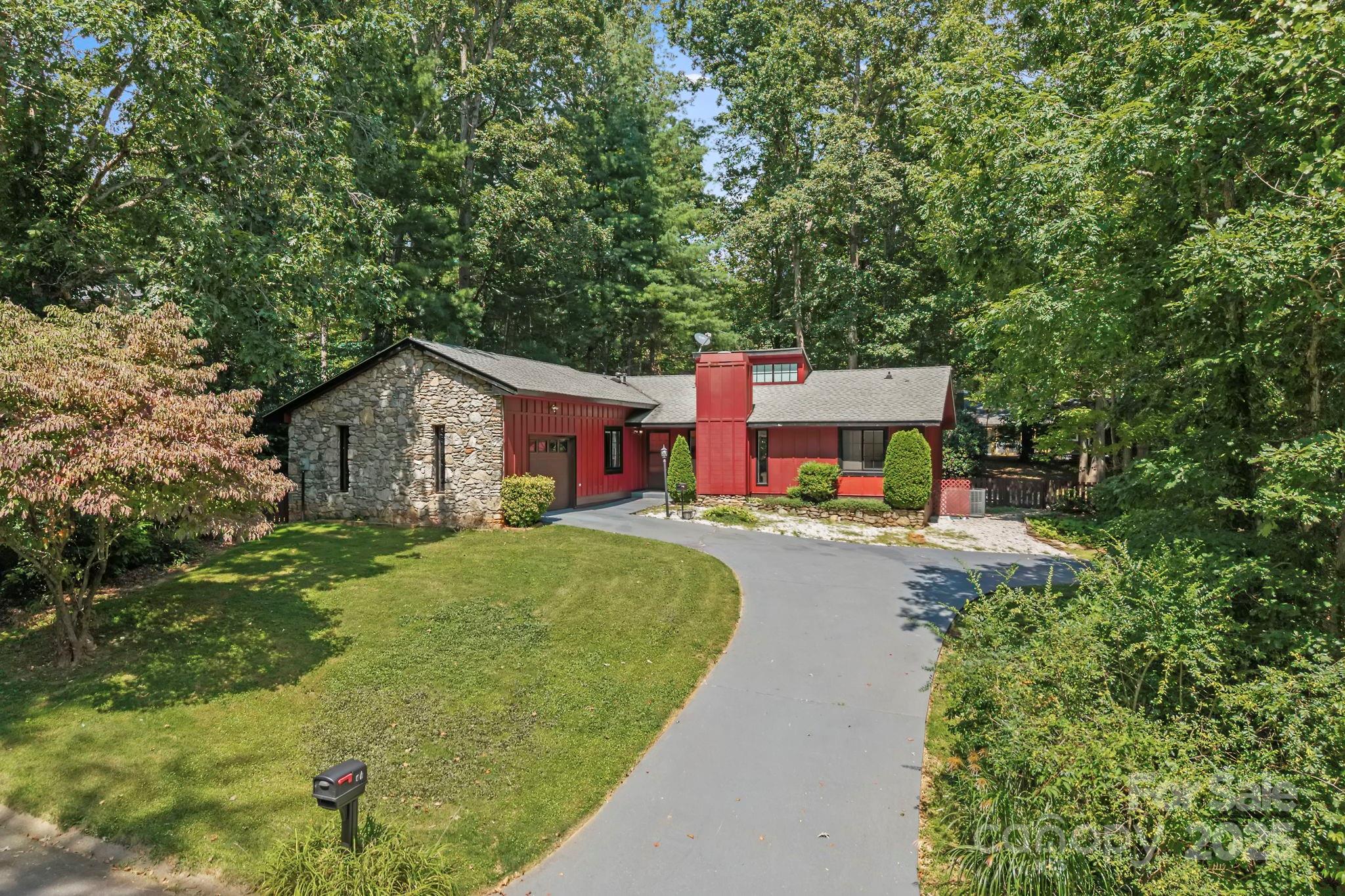 18 Saint Andrews Road Arden NC 28704