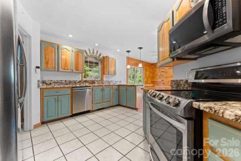 44 Ellistone Court Sylva NC 28779