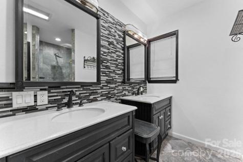 44 Ellistone Court Sylva NC 28779