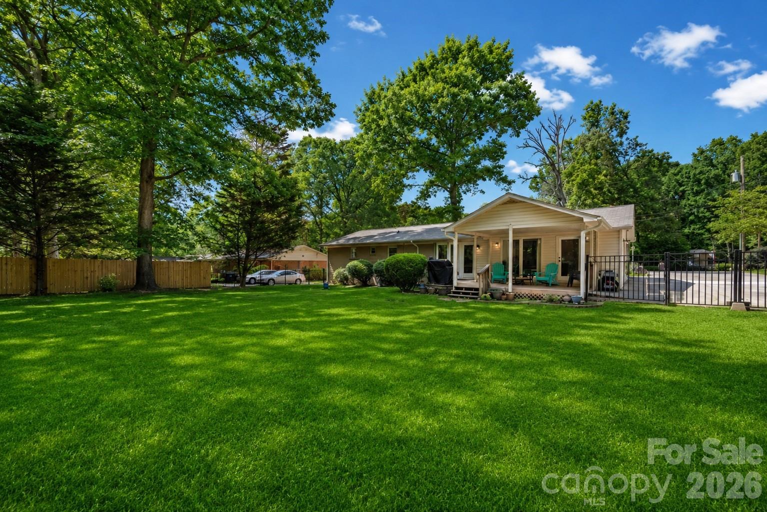217 Robinson Avenue Matthews NC 28104