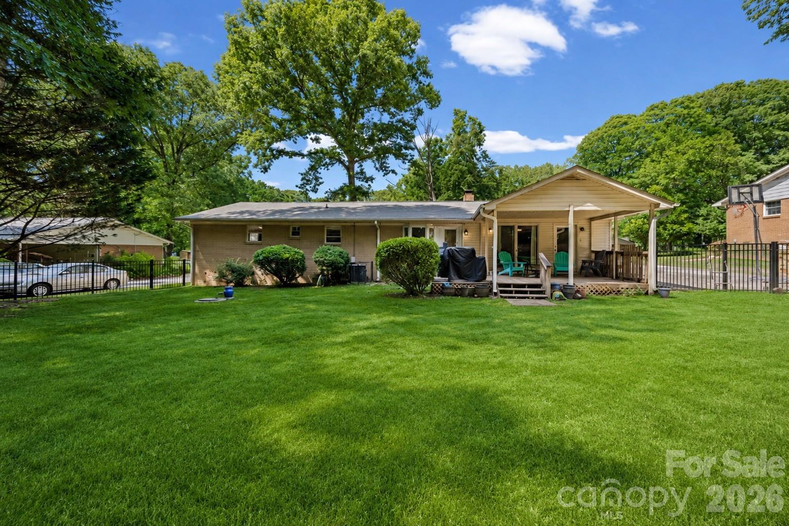 217 Robinson Avenue Matthews NC 28104